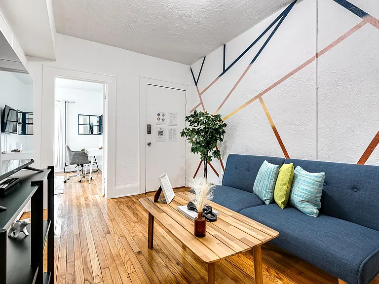 2224 SW 6th St #1 — Photo 5