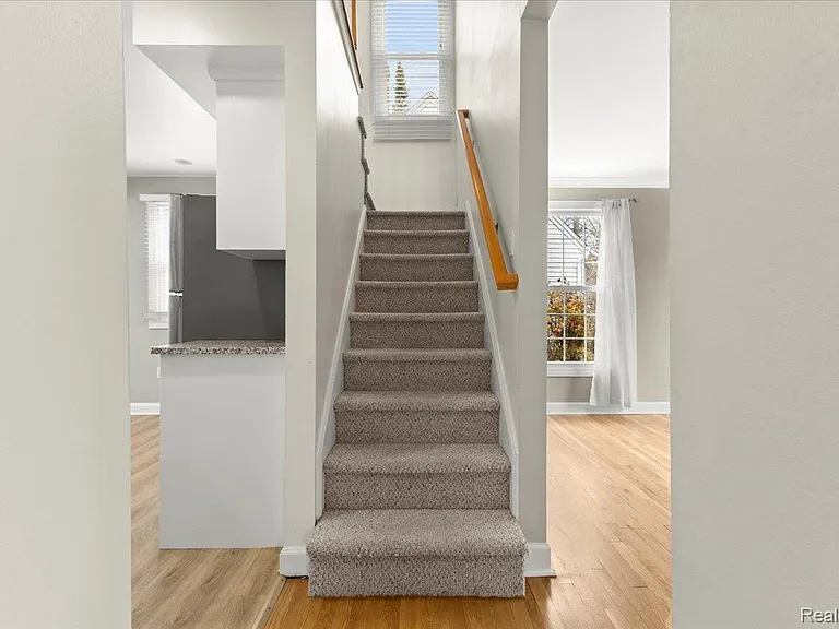 1313 Royal Ave — Photo 15