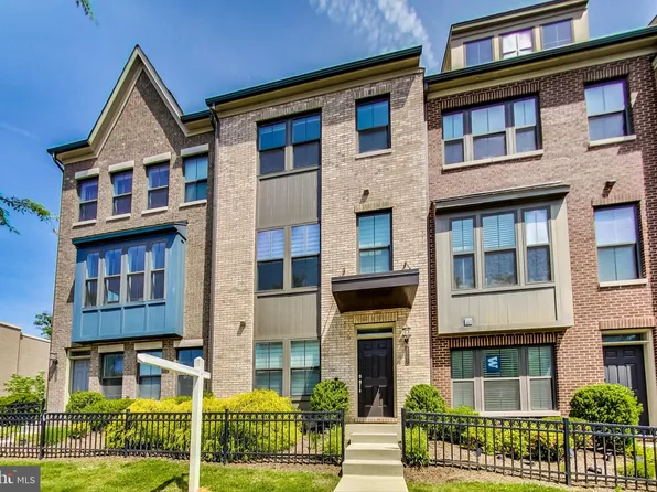 4502 Woodberry St, Riverdale, MD 20737