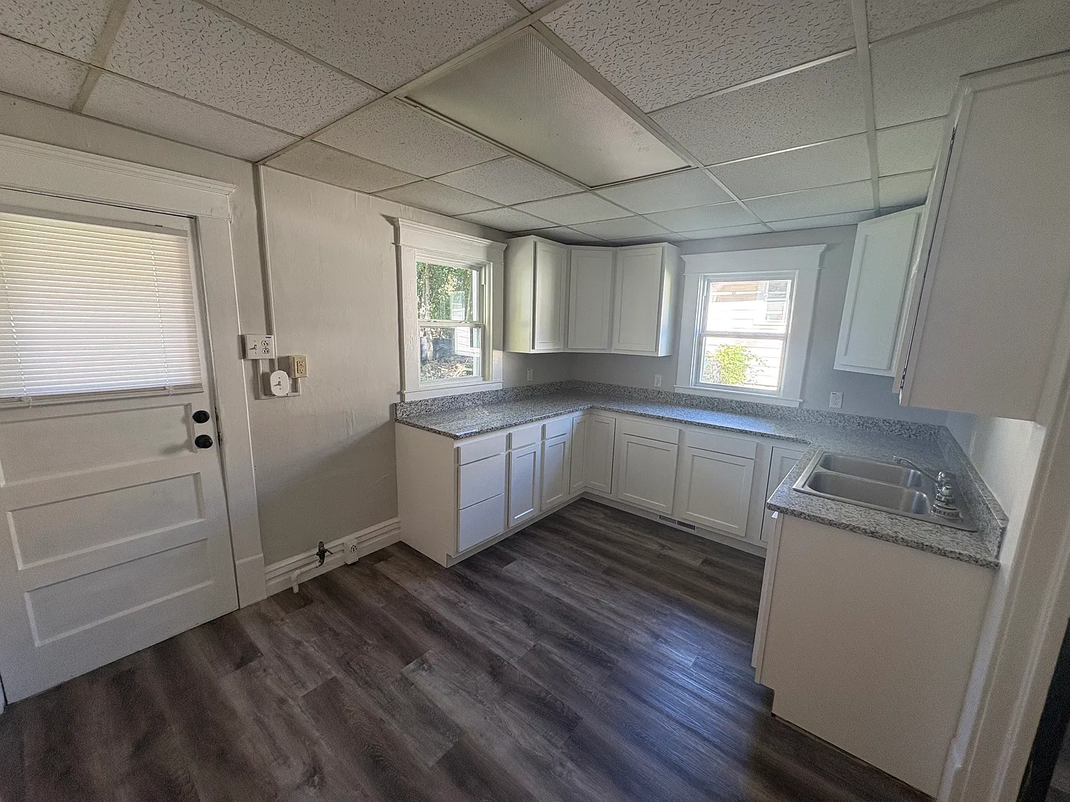 2 bed, 800 sqft, $1,400 — Photo 4