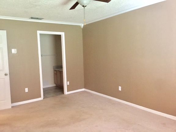 5th image of 1584 N Normandy Blvd