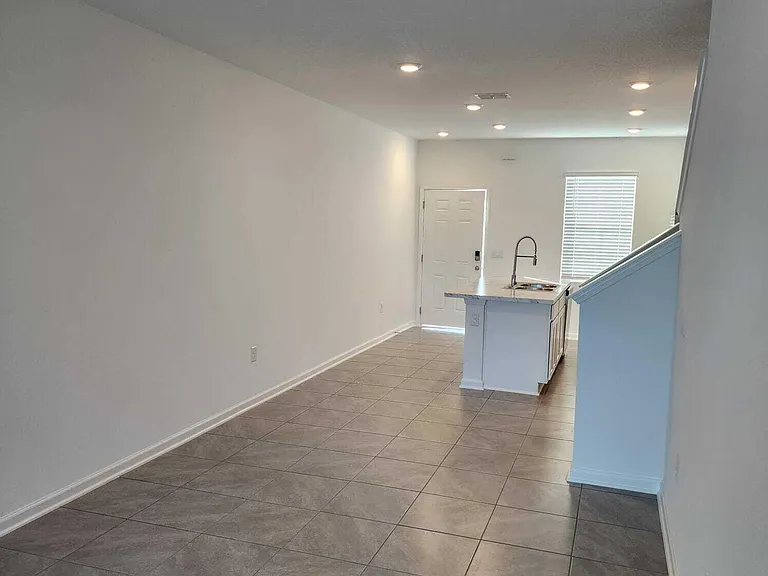 8409 Zenith Cir — Photo 7