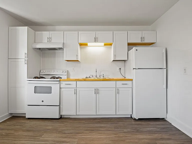 1208 S 9th St — Photo 18