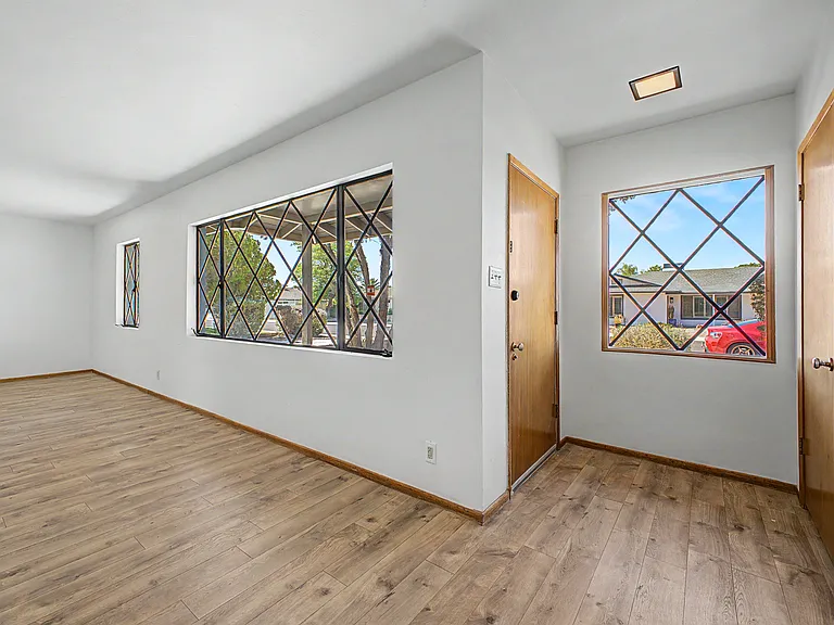 8324 E Sheridan St — Photo 6
