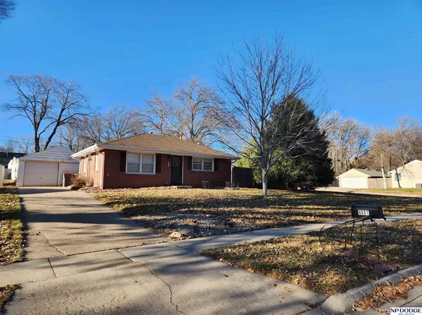 4001 Dunn Ave, Lincoln, NE 68502