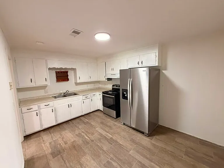 908 Woodale Cir — Photo 9