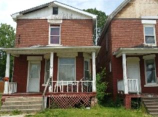 317 W Walnut St, Canton, IL 61520