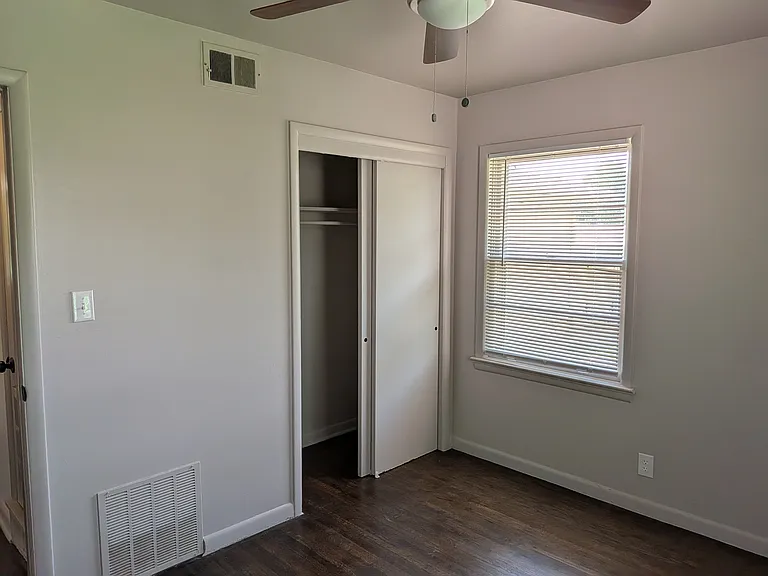 5121 S Madison Ave — Photo 15