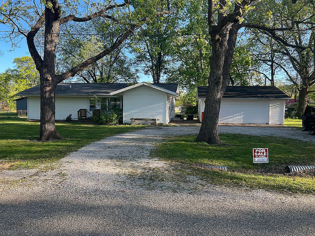 324 E Chestnut St, Cowden, IL 62422 Zillow
