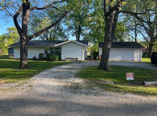 324 E Chestnut St, Cowden, IL 62422