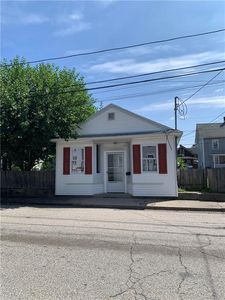 73 Pond St, West Warwick, RI, 02893