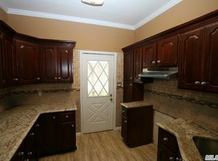 1820 121st St, Flushing, NY 11356