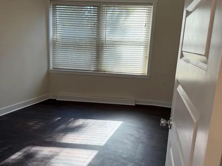 514 Ridge Rd SE — Photo 4