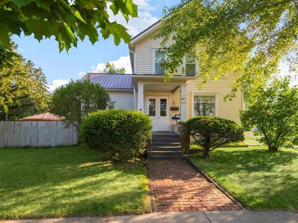 637 Main St, Marinette, WI 54143