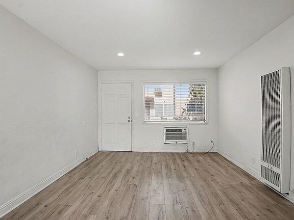 4th image of 9733 Winter Gardens Blvd Unit 42