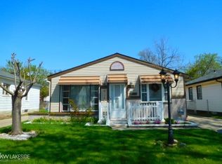 8175 Dale Ave, Center Line, MI 48015