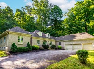14 Cherokee Ct, Sparta, NJ 07871