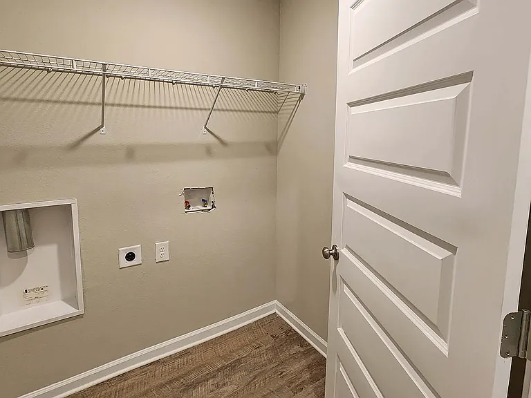 Laundry room-- washer & dryer appliances included.