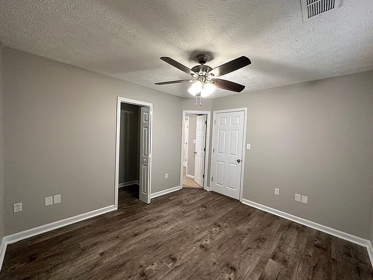 Breckenridge Apartment Homes — Photo 65