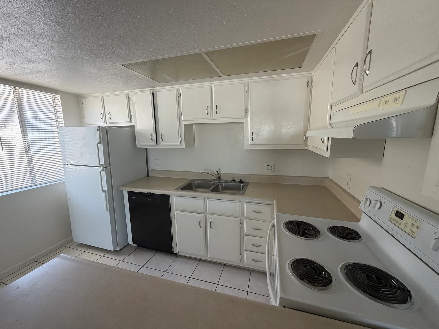 2 bed, 794 sqft, $1,099 — Photo 3