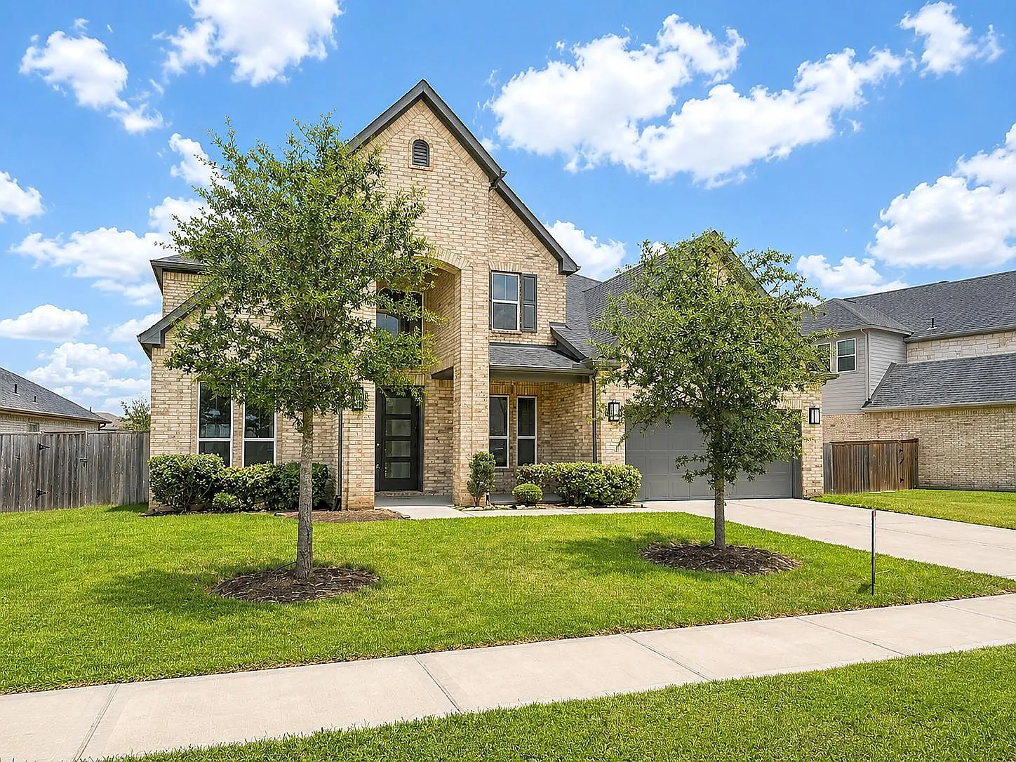 4 bed, 3.5 bath, 3928 sqft, $3,500 — Photo 2