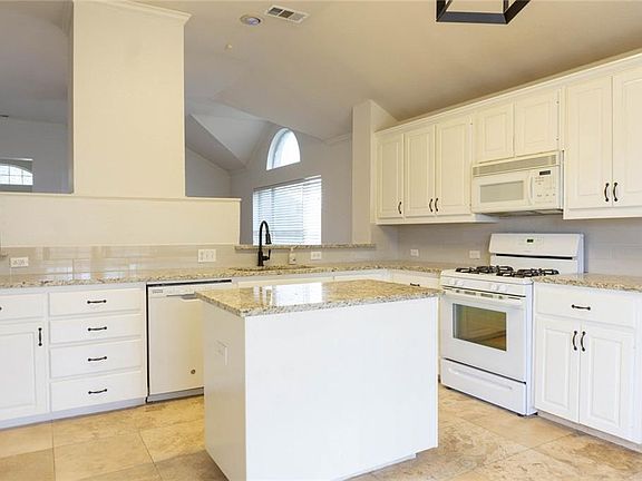 3rd image of 1624 Niagara Blvd