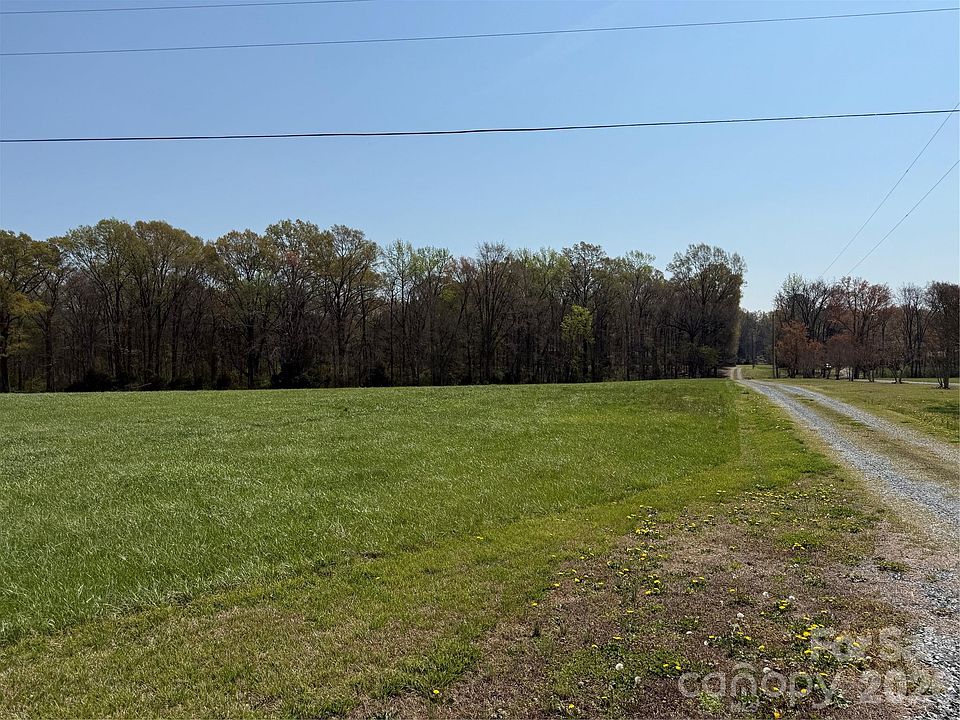 2nd image of 8008 W Duncan Rd