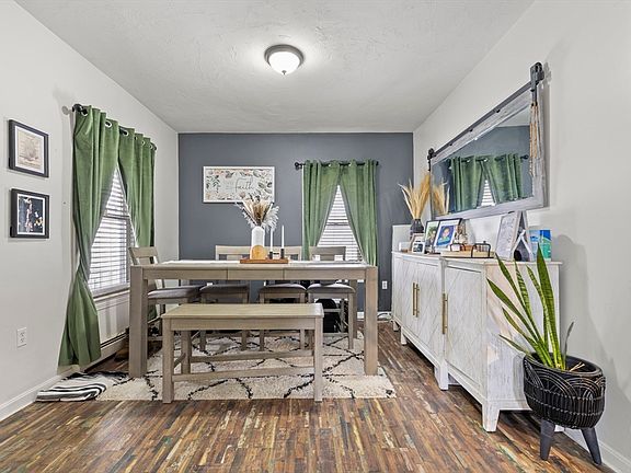 2nd image of 928 Middle St