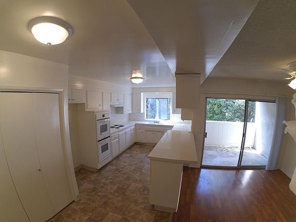 Kitchen & balcony