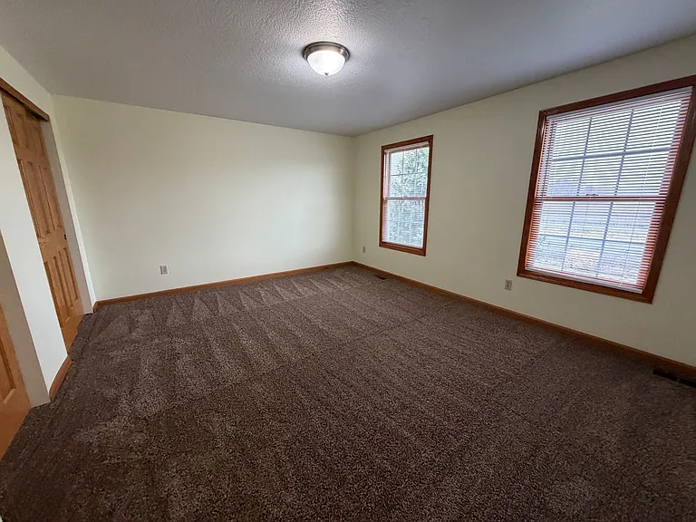 1114 W Depoy Dr — Photo 13