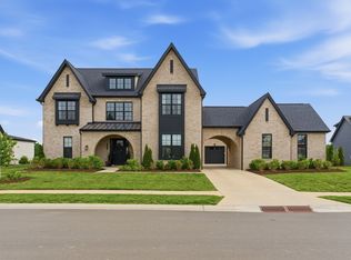 7060 Lampkins Crossing Dr, College Grove, TN 37046