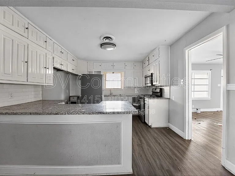 3901 Dakota Trl — Photo 16