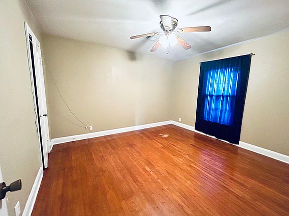 5th image of 3748 Kinard Ave
