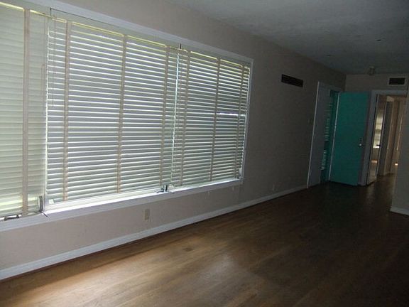 2nd image of 2503 Dena Dr