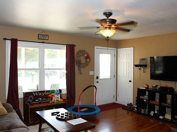 2nd image of 506 Wildwood Ct