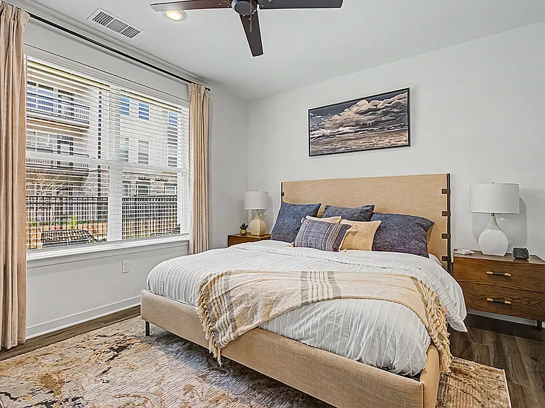 The Logan Luxury Apartments — Photo 19