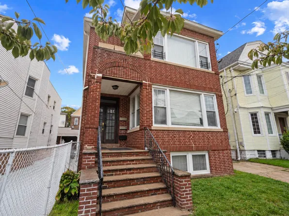 56 Warner Avenue image 1 of 26