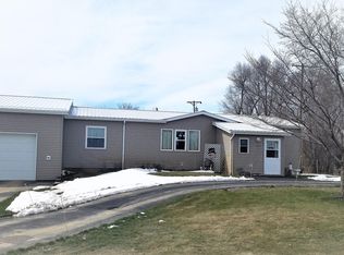 607 N Hughes St, Blunt, SD 57522