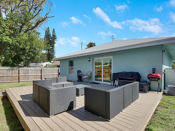 5th image of 3121 Pinewood Avenue