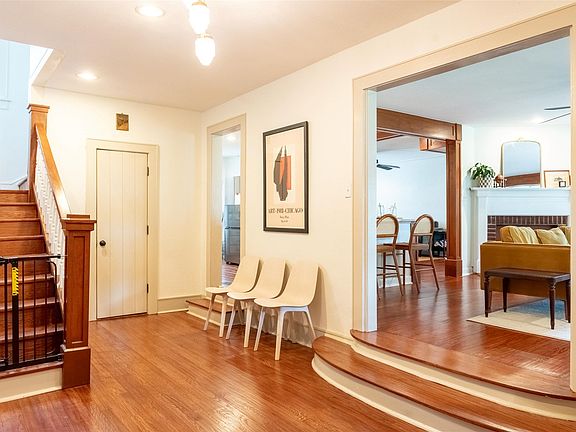 5th image of 4221 Kenwood Ct