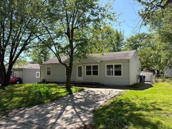 2424 Greenwood Ln, Sedalia, MO 65301