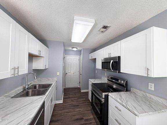 2nd image of 6005 Silkwater Ct