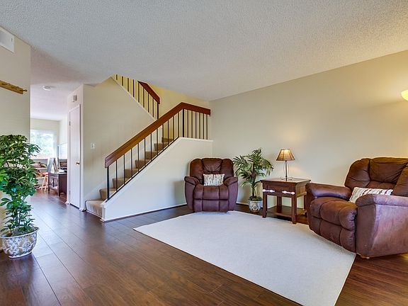 2nd image of 1905 Manzana Way