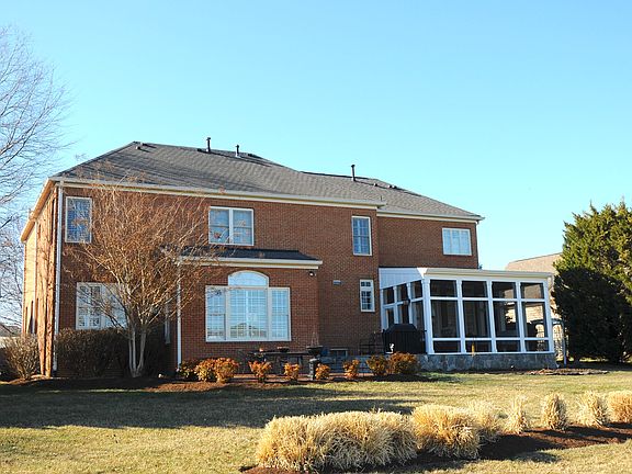 OVERLOOKS 13TH GOLF HOLE