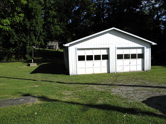 2nd image of 6000 Thorn Grove Pike