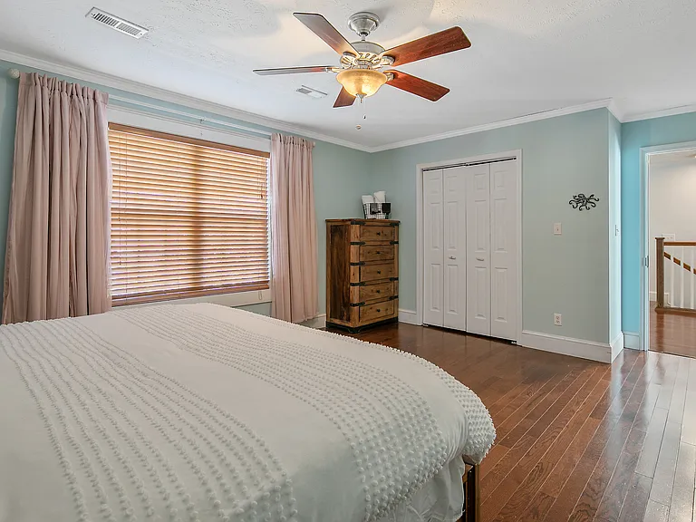 1208 Goodview Ave — Photo 47