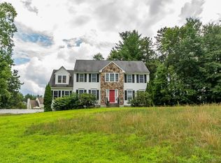 4 Charles Pl, Pepperell, MA 01463