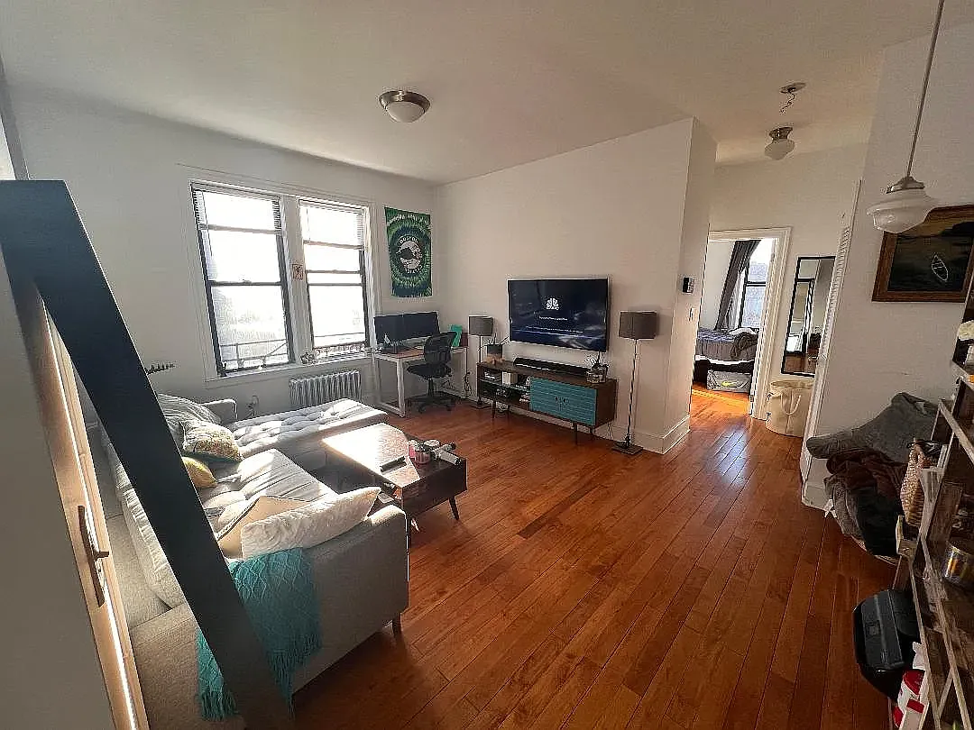 525 4th Street — Photo 2