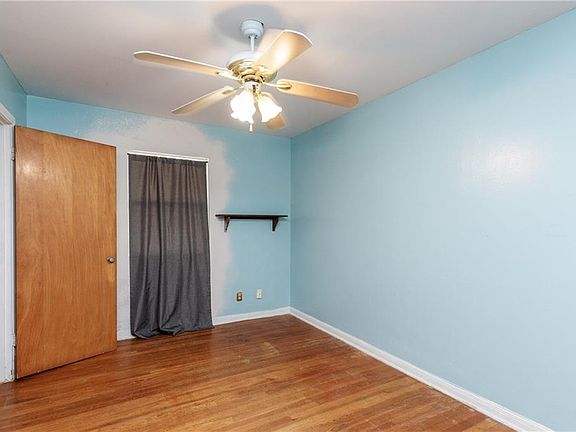 5th image of 706 Texas Ave