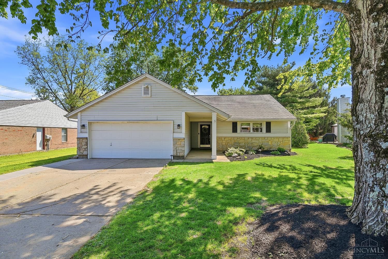 9262 White Pine Dr, Loveland, OH 45140 | Zillow